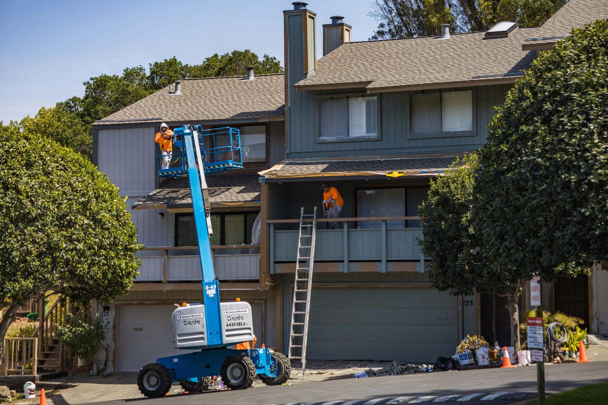 Repairing roofs in austin texas. 